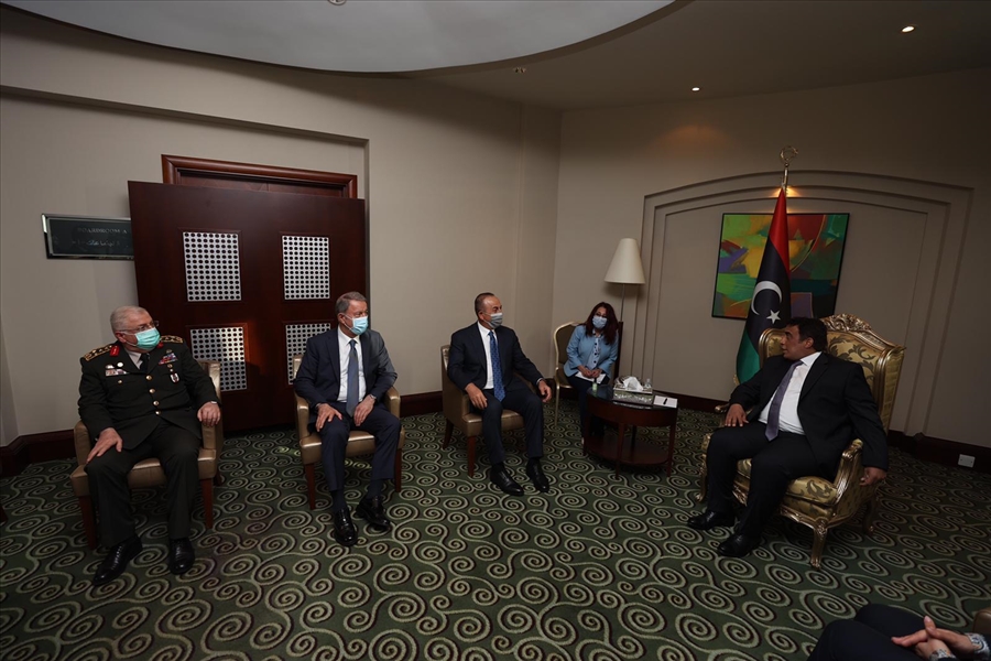 Libya Başkanlık Konseyi Başkanı Muhammed El-Menfi Millî Savunma Bakanı Hulusi Akar ve Dışişleri Bakanı Mevlüt Çavuşoğlu’nu Kabul Etti